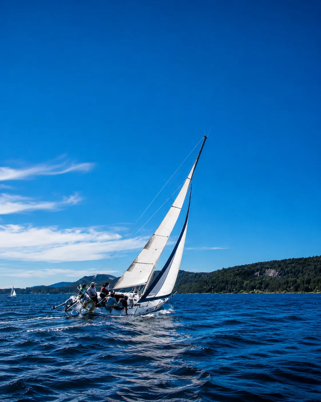 Navegação de veleiro no Lago Nahuel Huapi