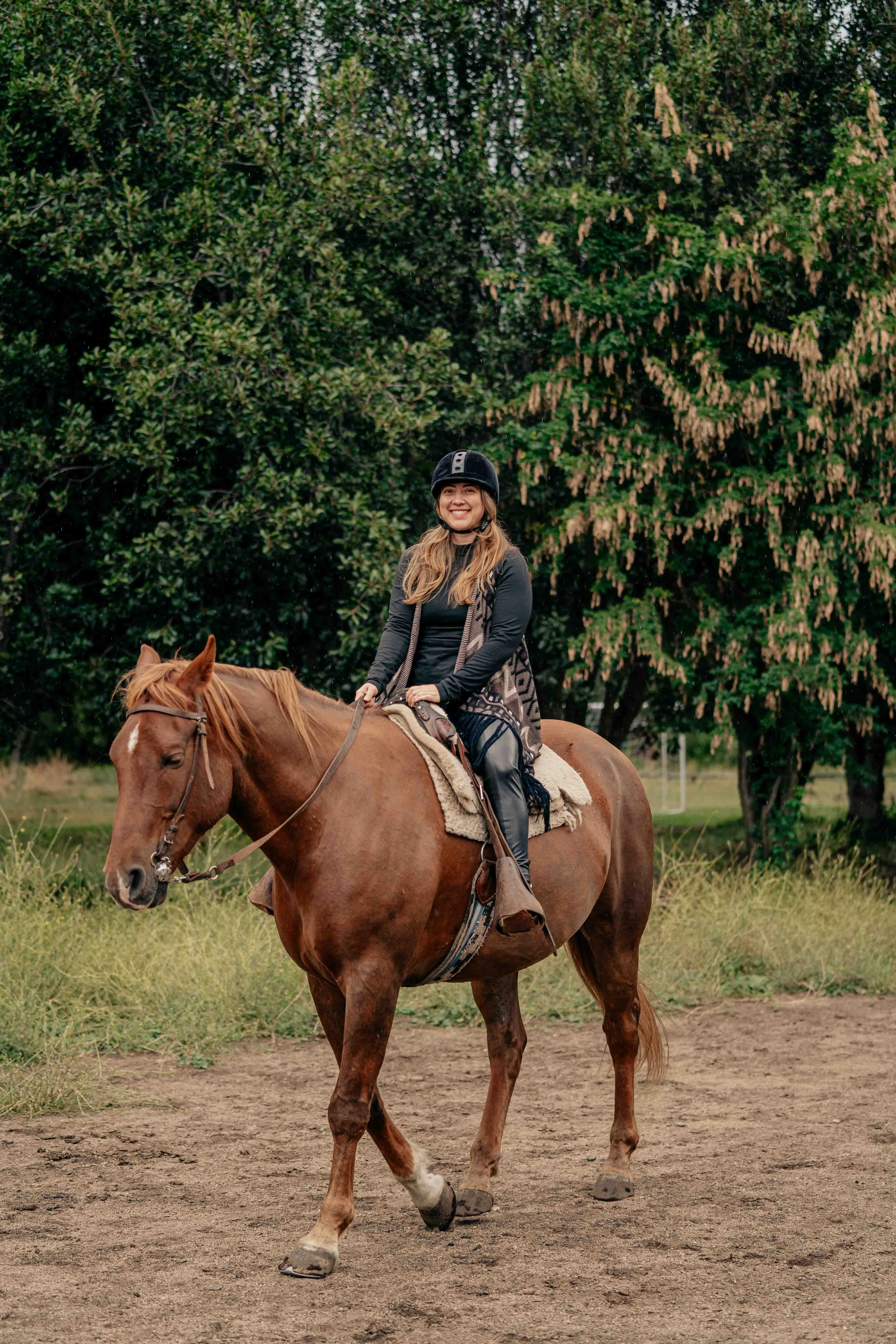 Cavalgada na estepe patagônica durante a viagem